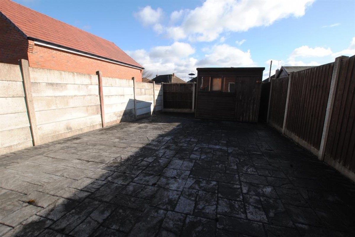 Greenway, Wingerworth, Chesterfield, S42 6NW