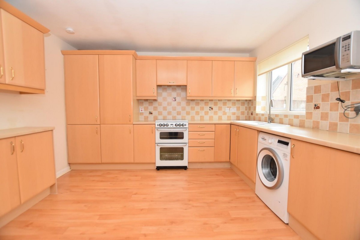 Greenway, Wingerworth, Chesterfield, S42 6NW