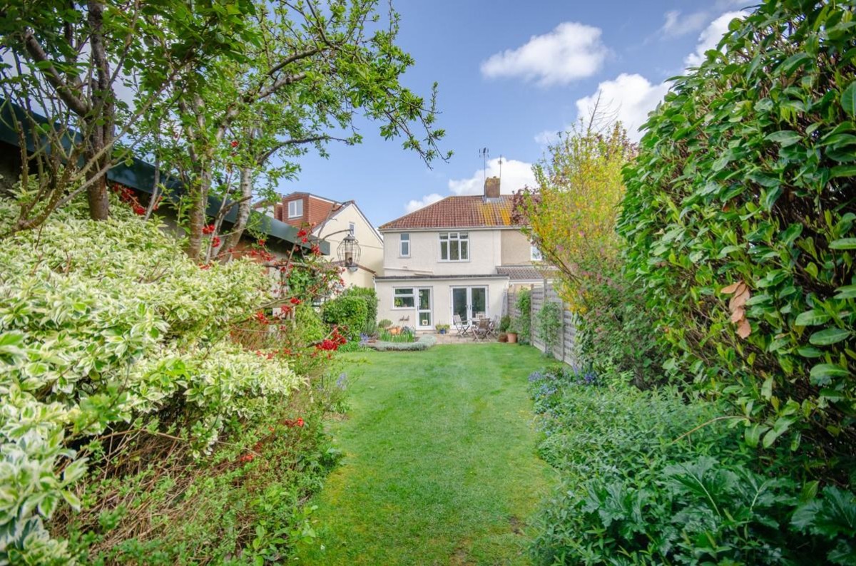 Cleeve Avenue, Downend, Bristol, BS16 6BT