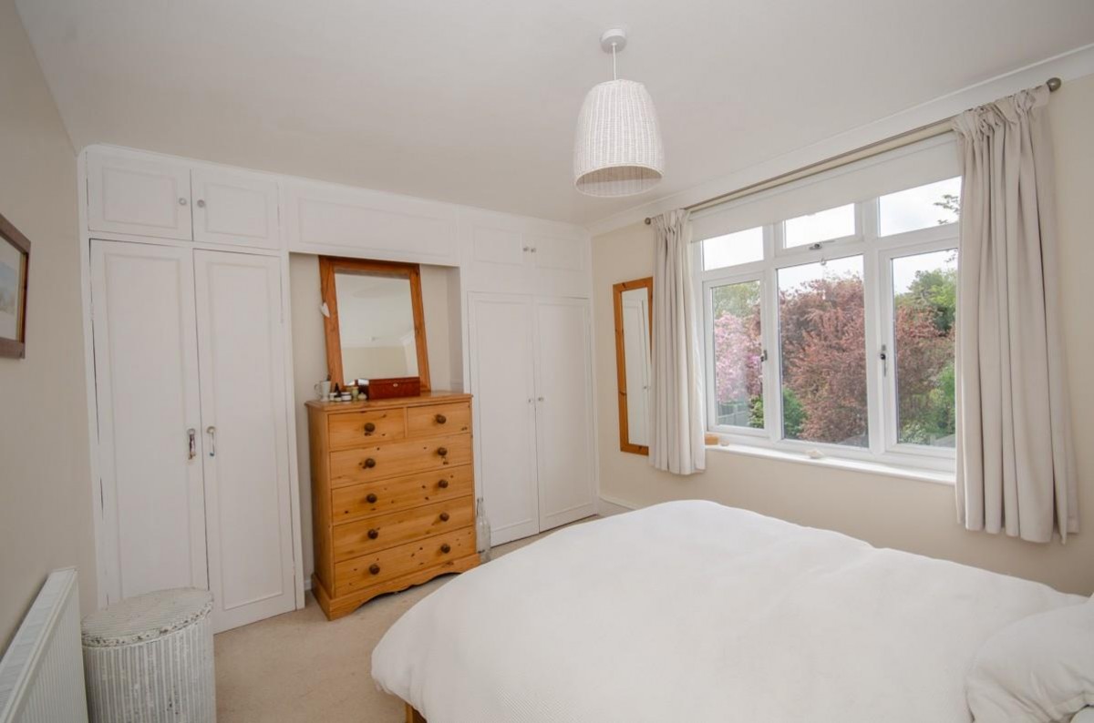 Cleeve Avenue, Downend, Bristol, BS16 6BT