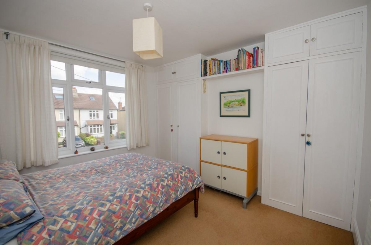 Cleeve Avenue, Downend, Bristol, BS16 6BT