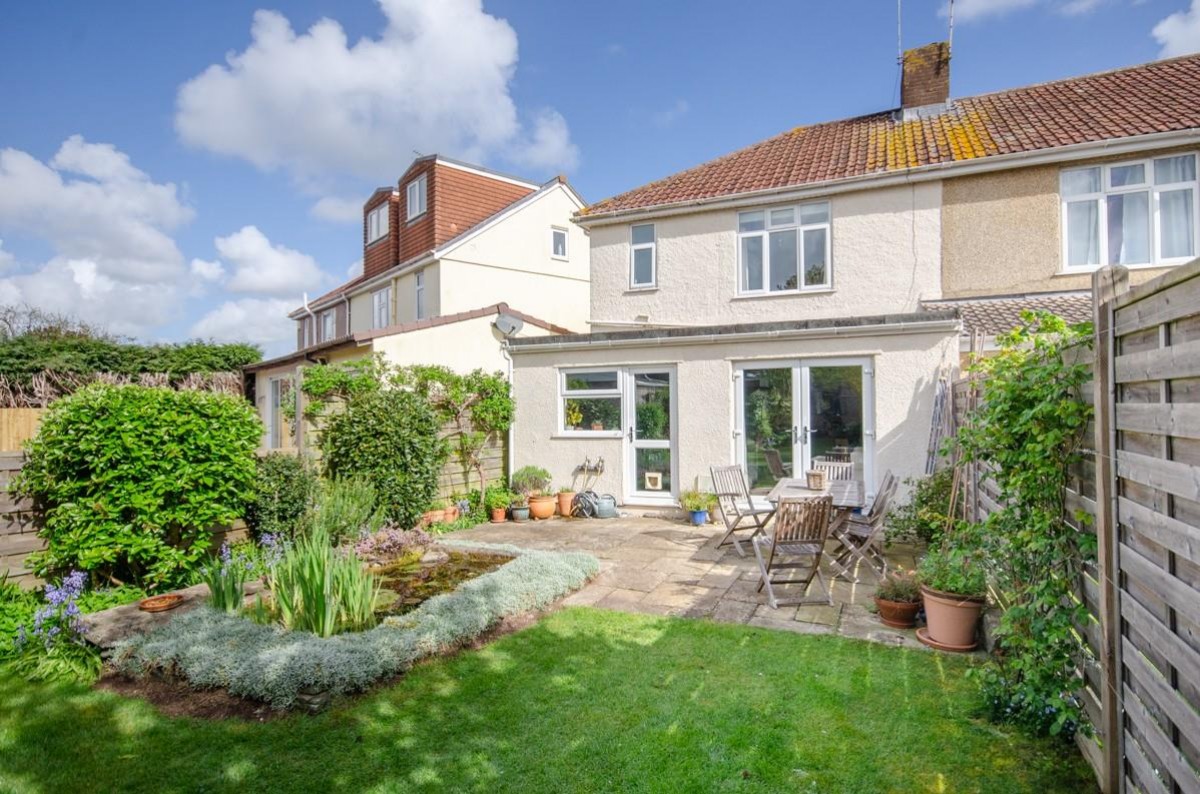 Cleeve Avenue, Downend, Bristol, BS16 6BT