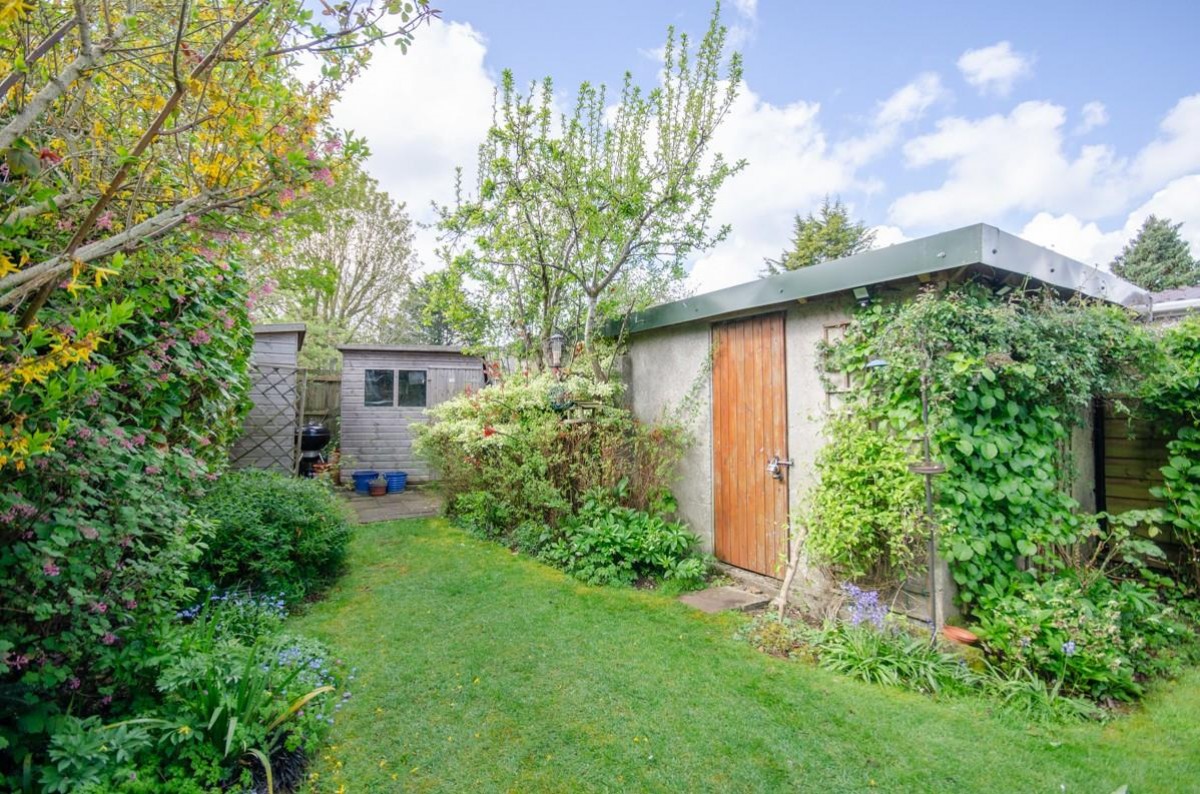 Cleeve Avenue, Downend, Bristol, BS16 6BT