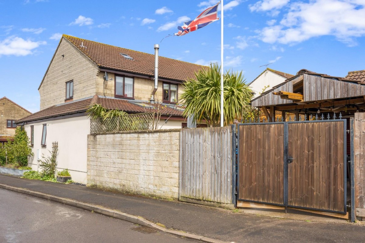 Staunton Fields, Whitchurch , Bristol, BS14 0QD