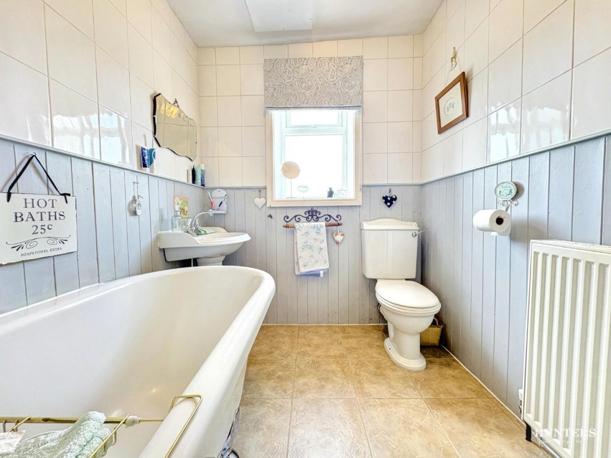 Cresswell Lane, Dewsbury