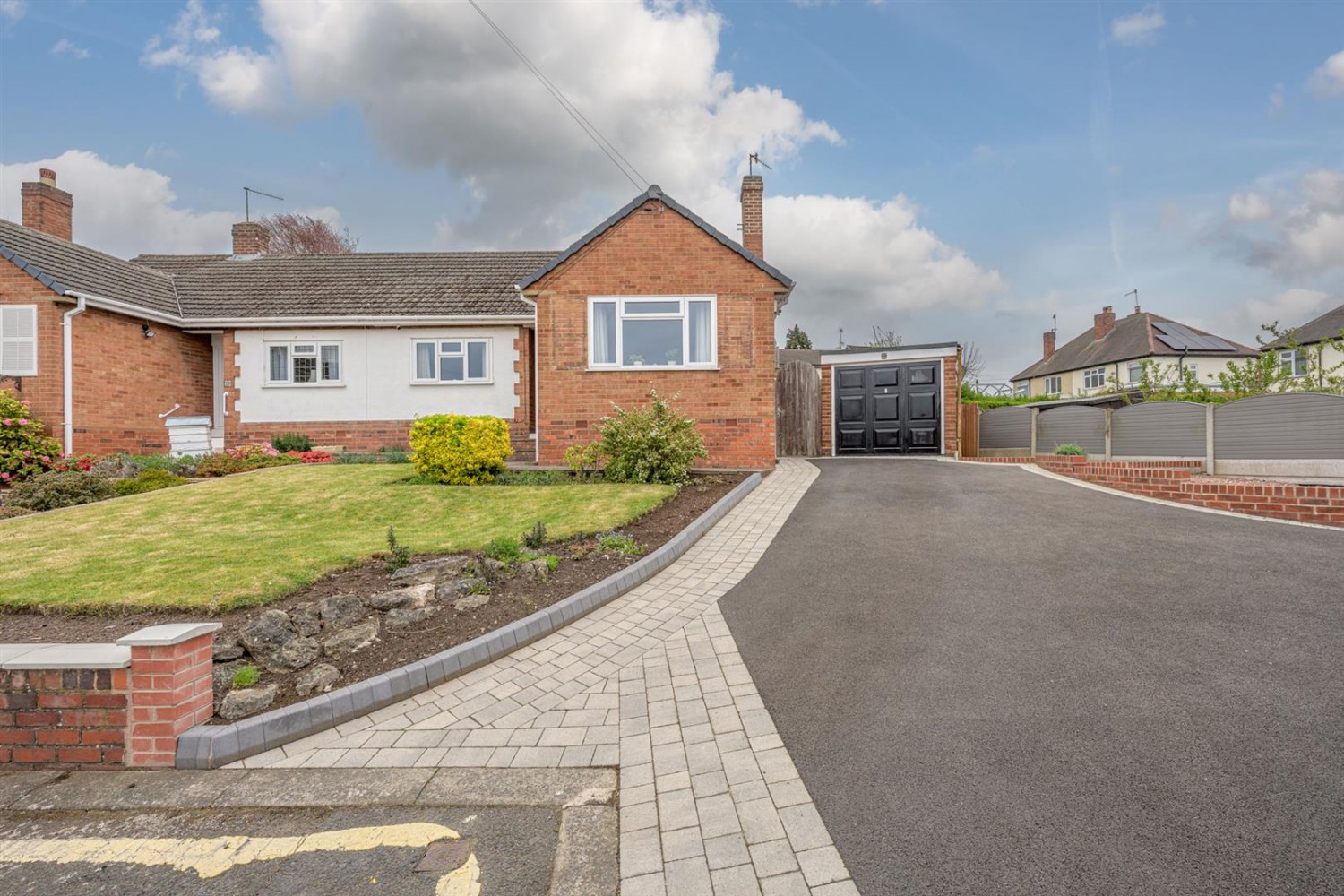 Oakfield Close, Stourbridge, DY8 4BE