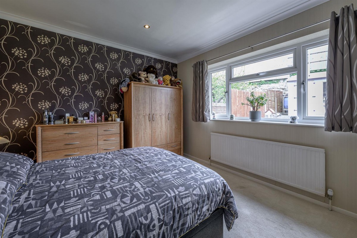 Oakfield Close, Stourbridge, DY8 4BE