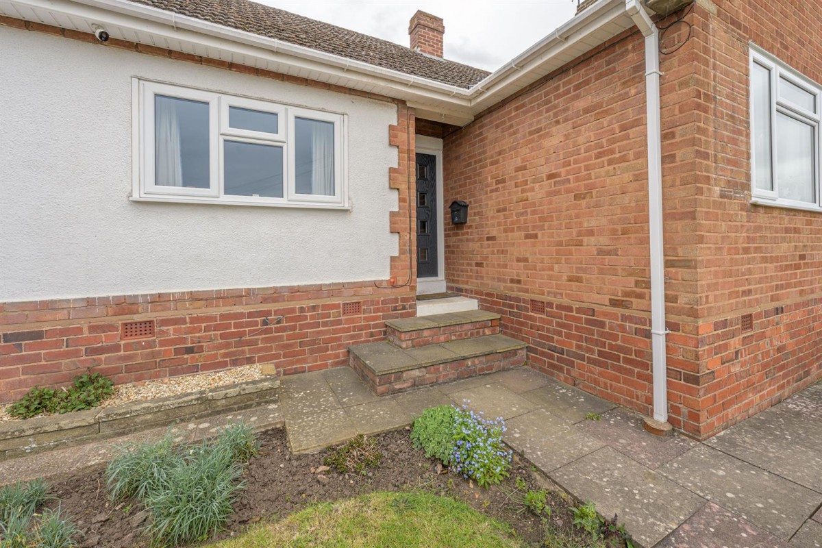 Oakfield Close, Stourbridge, DY8 4BE