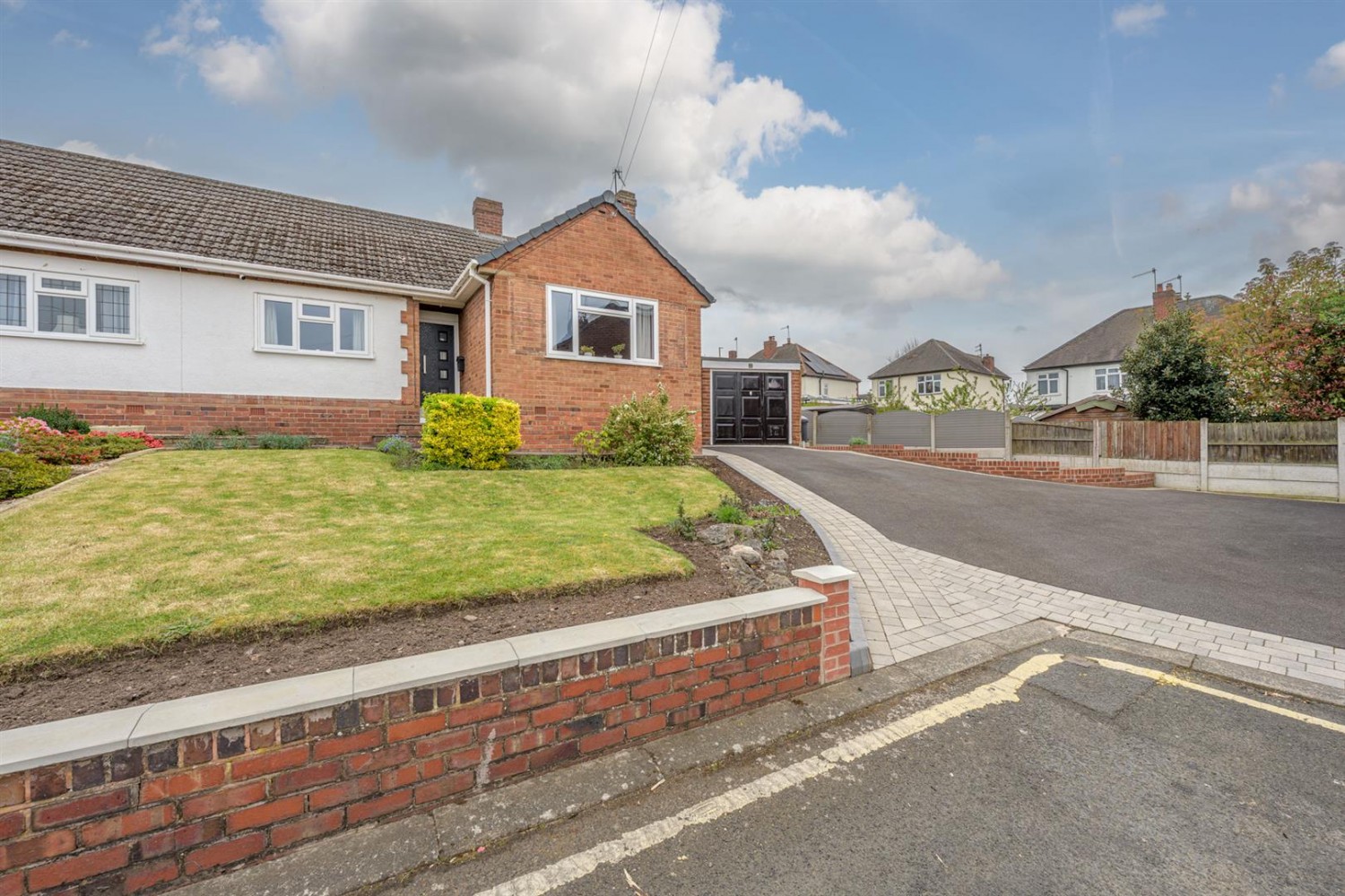 Oakfield Close, Stourbridge, DY8 4BE