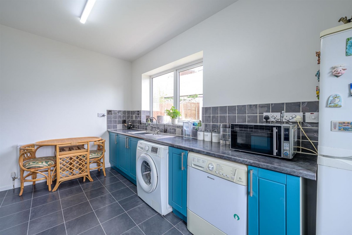 Oakfield Close, Stourbridge, DY8 4BE