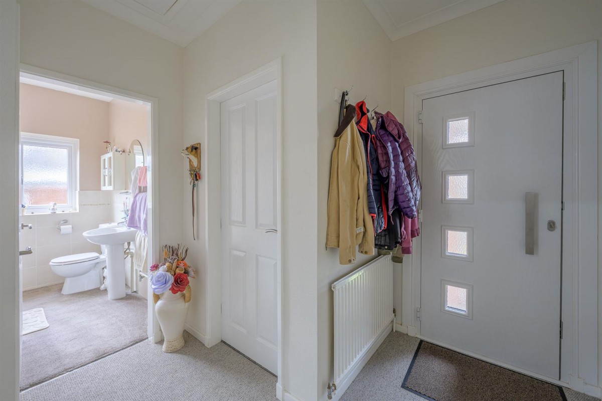 Oakfield Close, Stourbridge, DY8 4BE