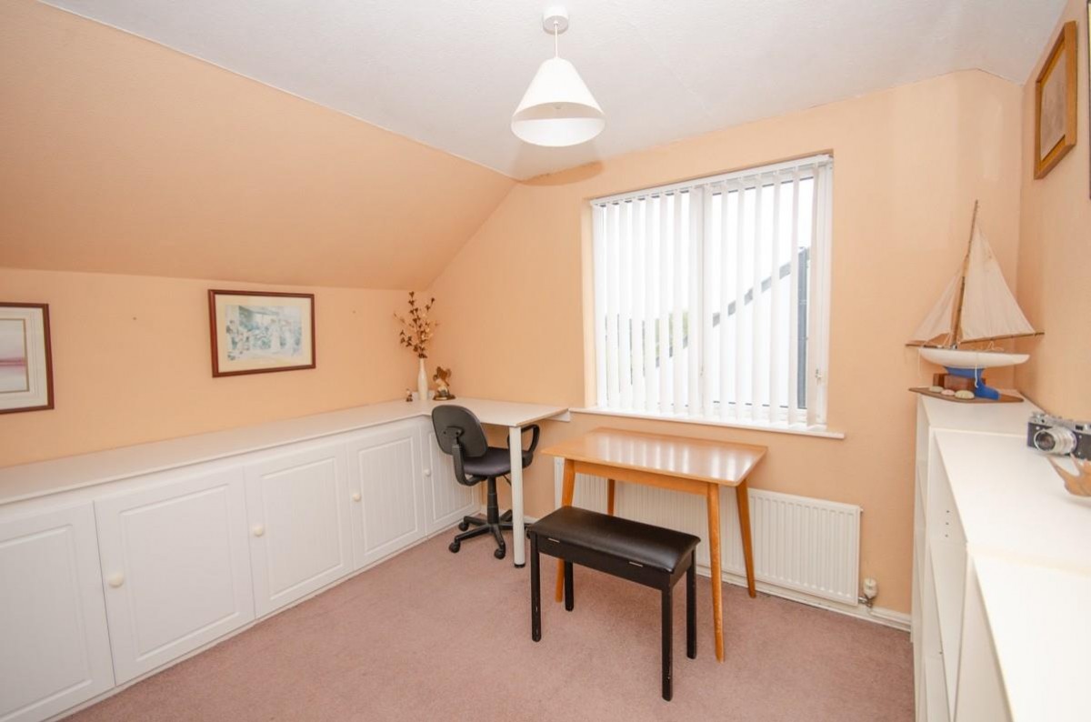 Blackhorse Lane, Downend, Bristol, BS16 6TT