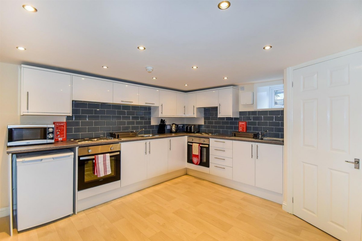 Cutler Heights Lane, Bradford, BD4 9JG