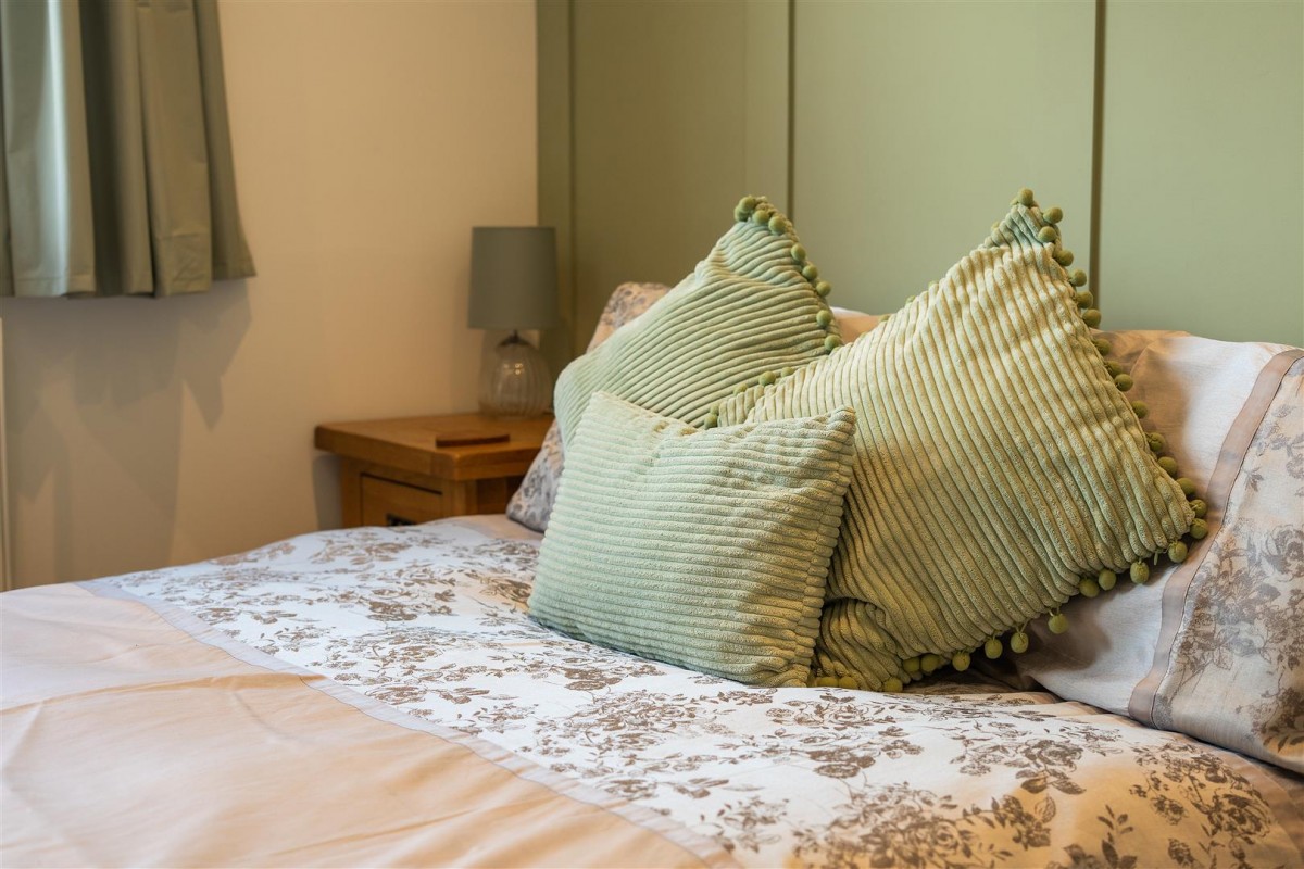 Cinderhill Lane, Norton, Sheffield, S8 8JA