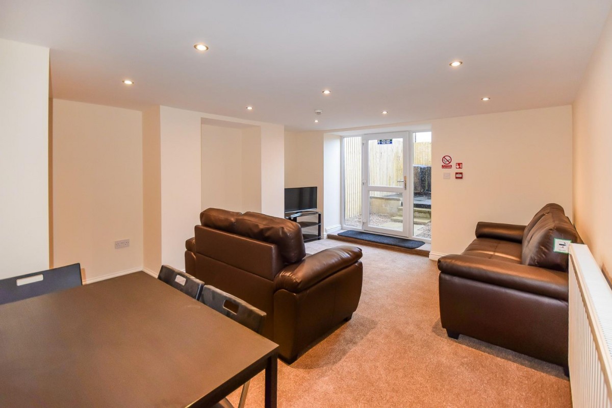Cutler Heights Lane, Bradford, BD4 9JG