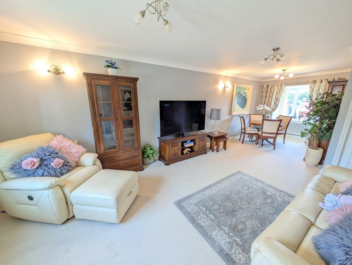 Courville Close, Alveston, Bristol