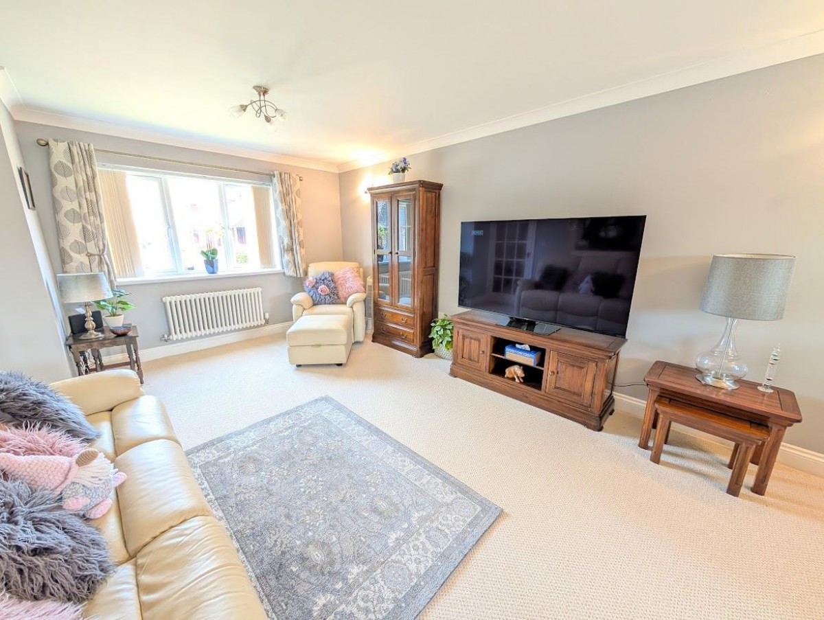 Courville Close, Alveston, Bristol