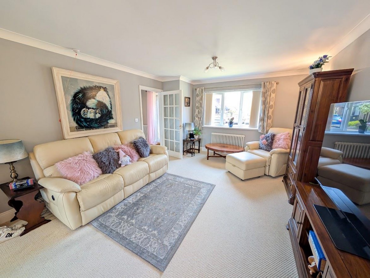 Courville Close, Alveston, Bristol