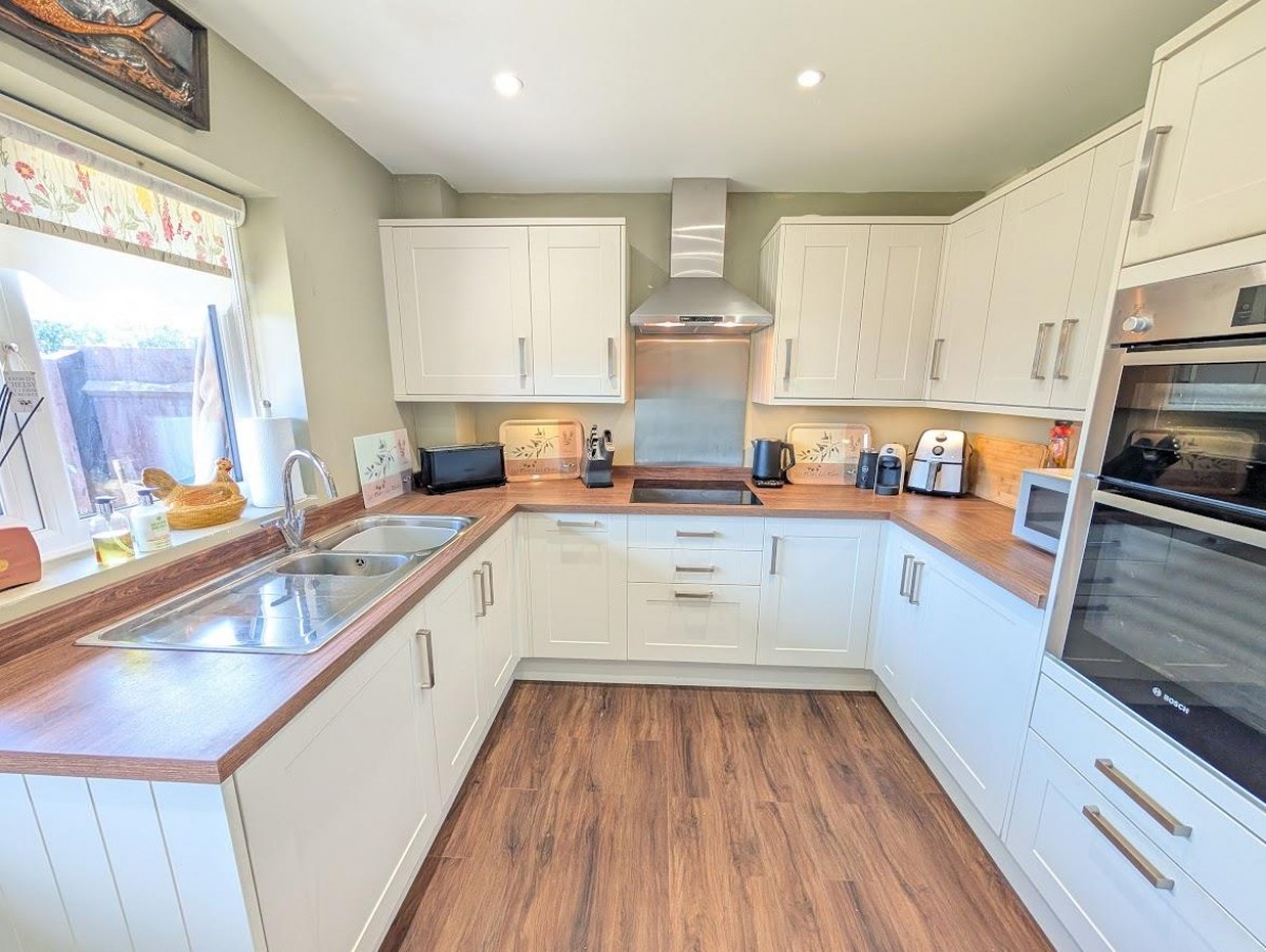 Courville Close, Alveston, Bristol