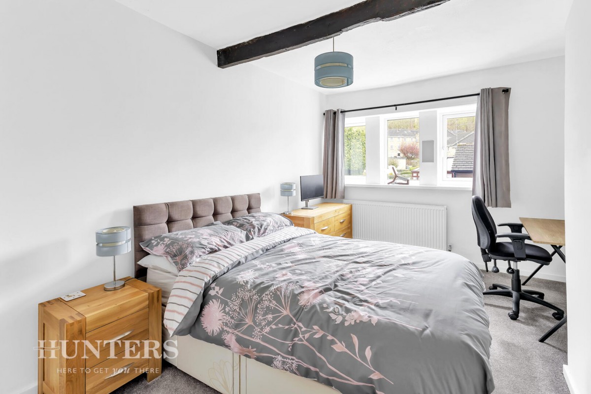 Halifax Road, Littleborough, OL15 0HL