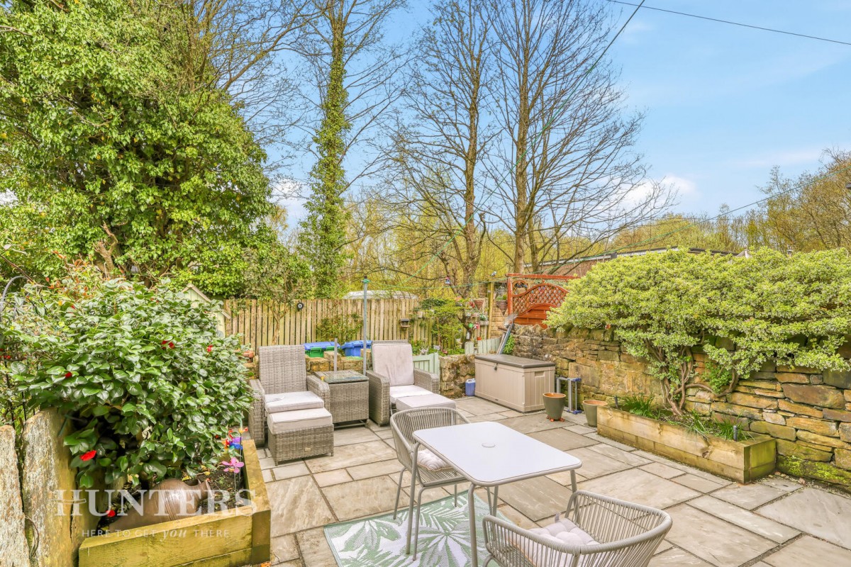 Halifax Road, Littleborough, OL15 0HL