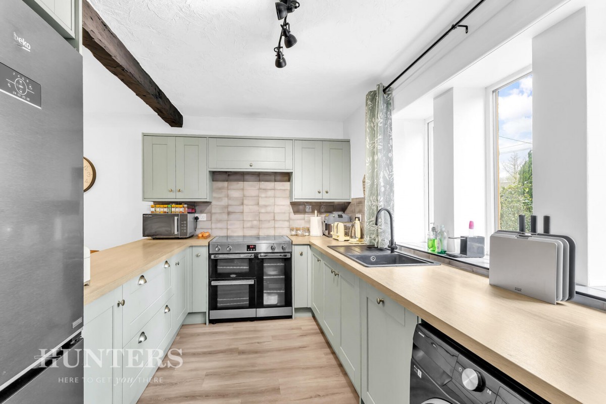 Halifax Road, Littleborough, OL15 0HL