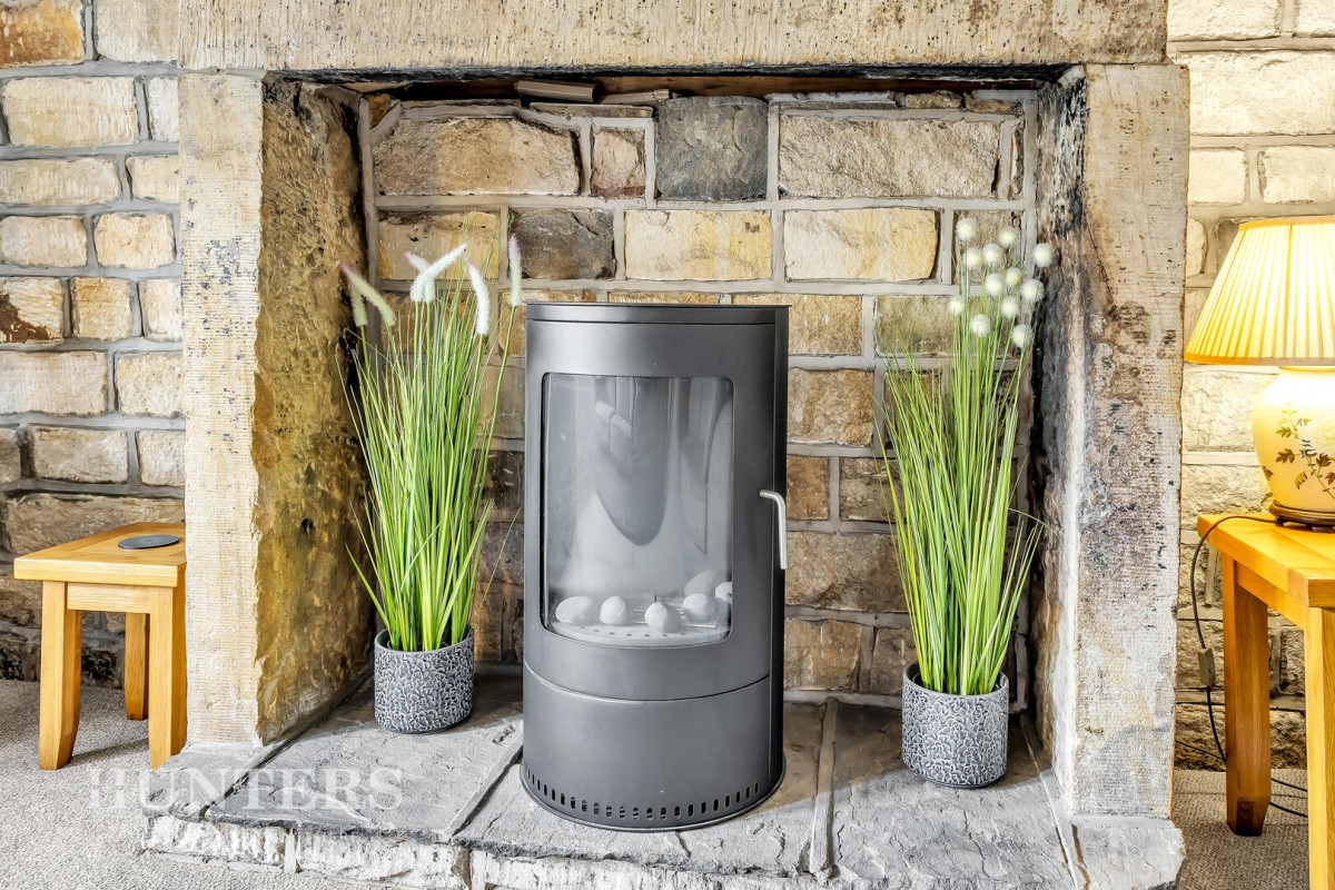 Halifax Road, Littleborough, OL15 0HL