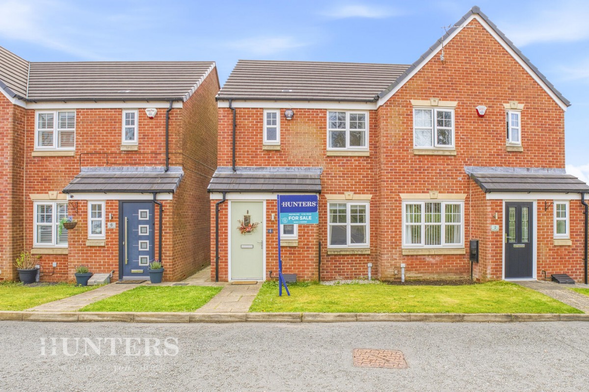 Mayflower Gardens, Wardle, OL12 9DF