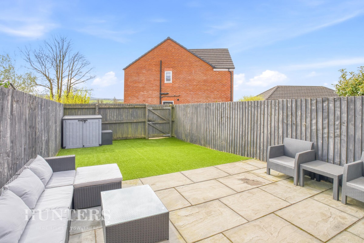 Mayflower Gardens, Wardle, OL12 9DF