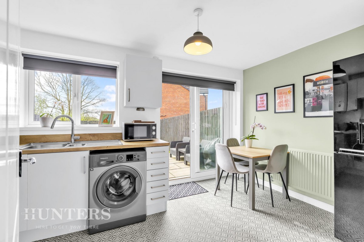 Mayflower Gardens, Wardle, OL12 9DF