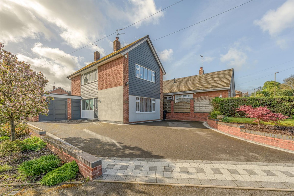 Whitehall Road, Kingswinford, DY6 9DY