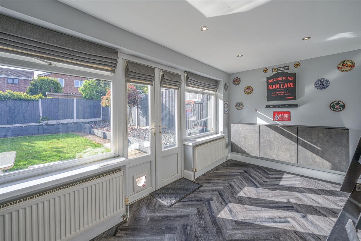 Whitehall Road, Kingswinford, DY6 9DY