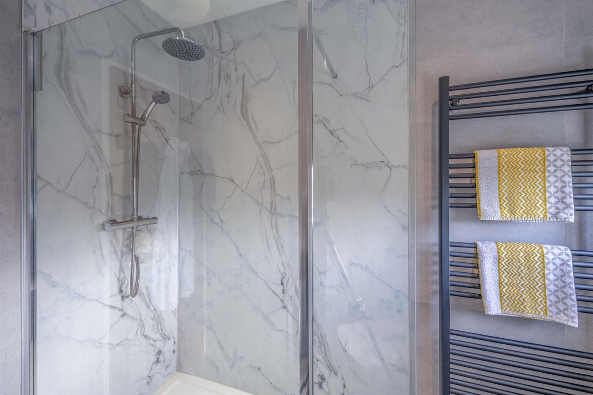 Whitehall Road, Kingswinford, DY6 9DY