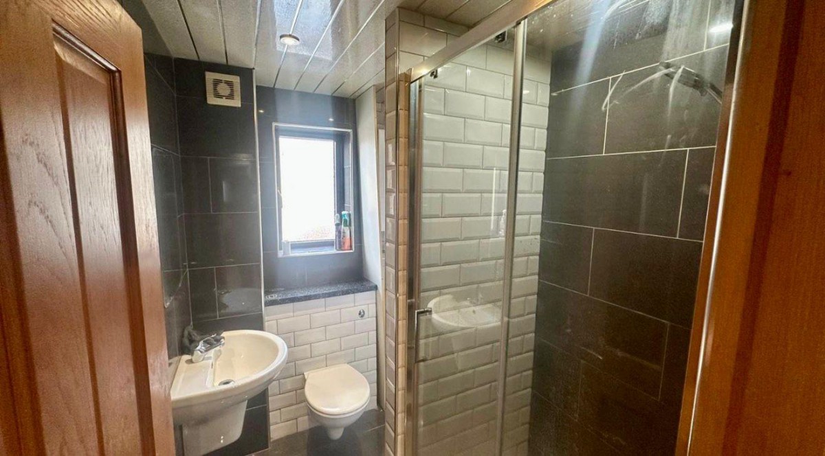 Oakland Court, Batley, WF17 5LT