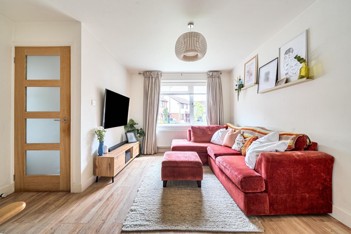 Ash Close, Cam, Dursley