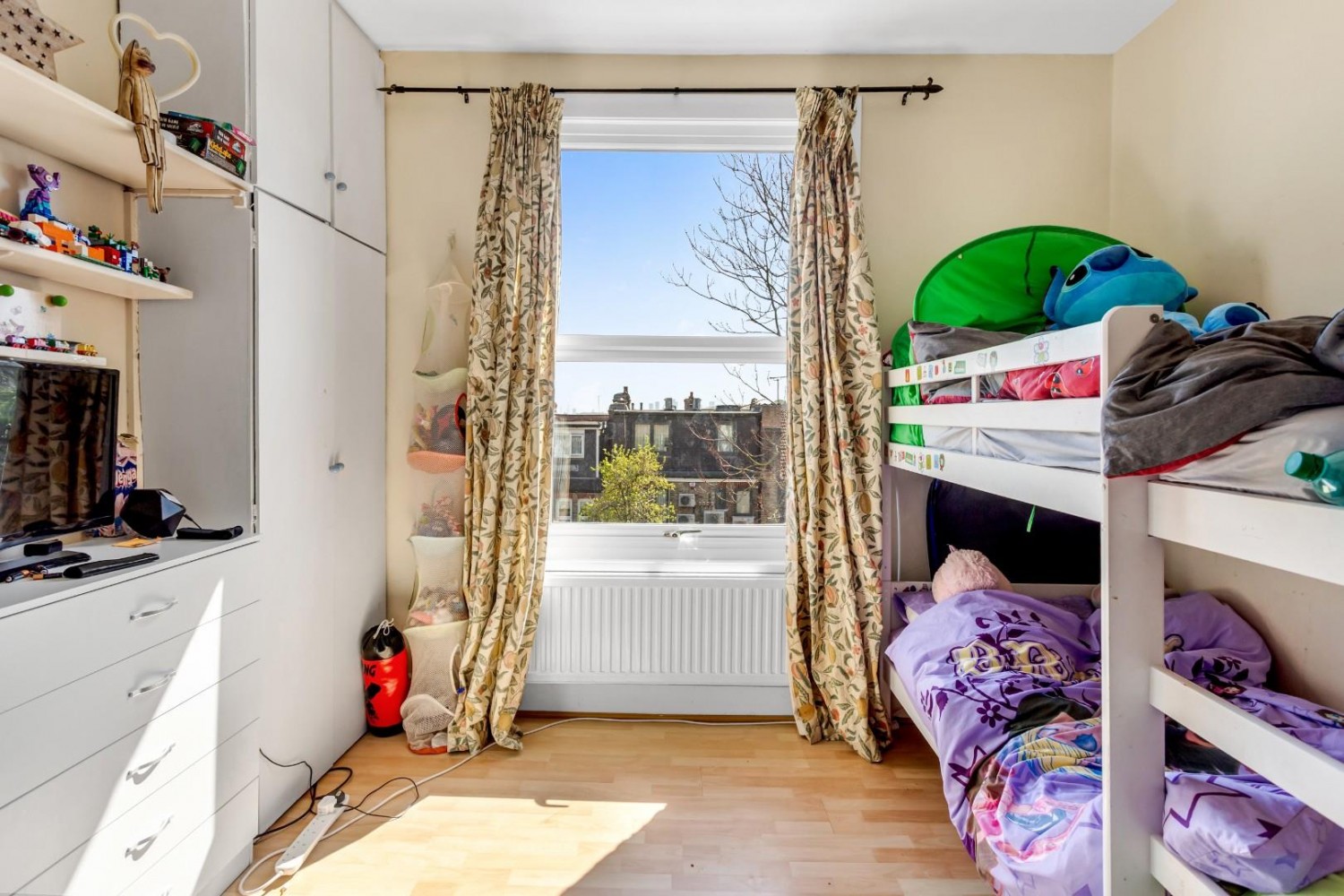 Castlewood Road, London, N16