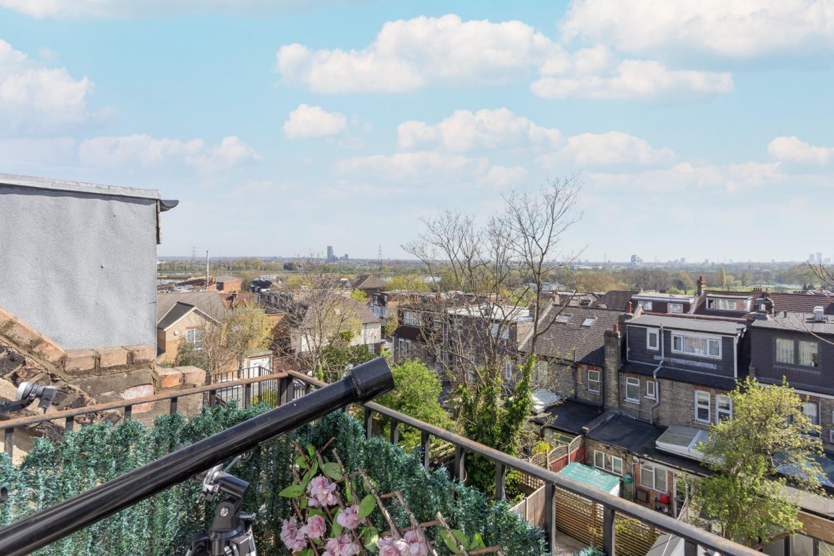 Castlewood Road, London, N16