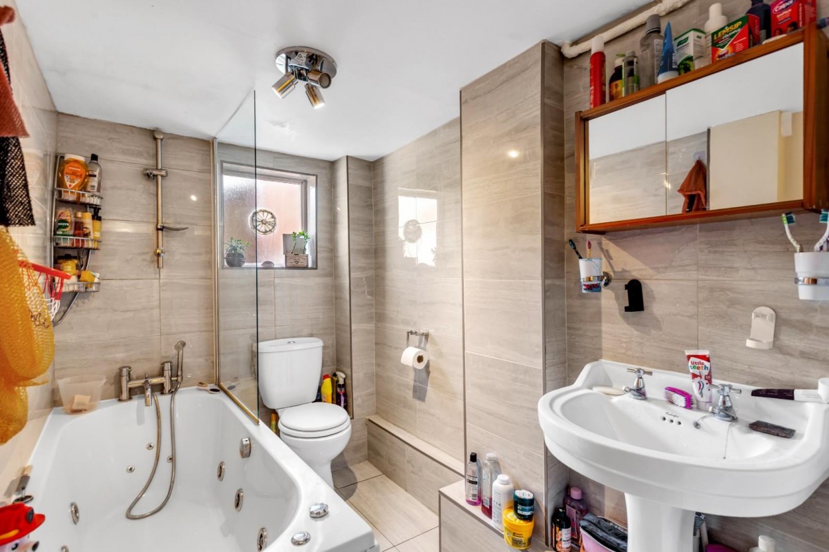 Castlewood Road, London, N16