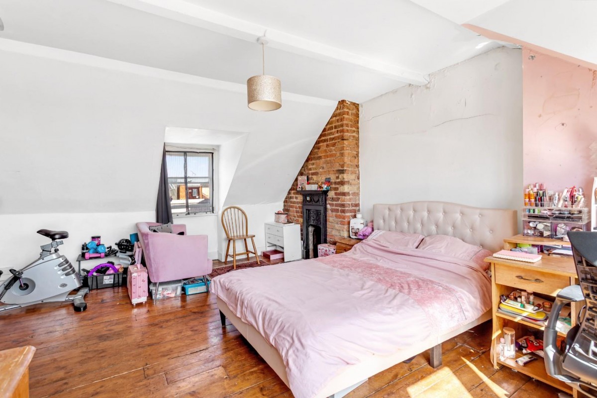 Castlewood Road, London, N16