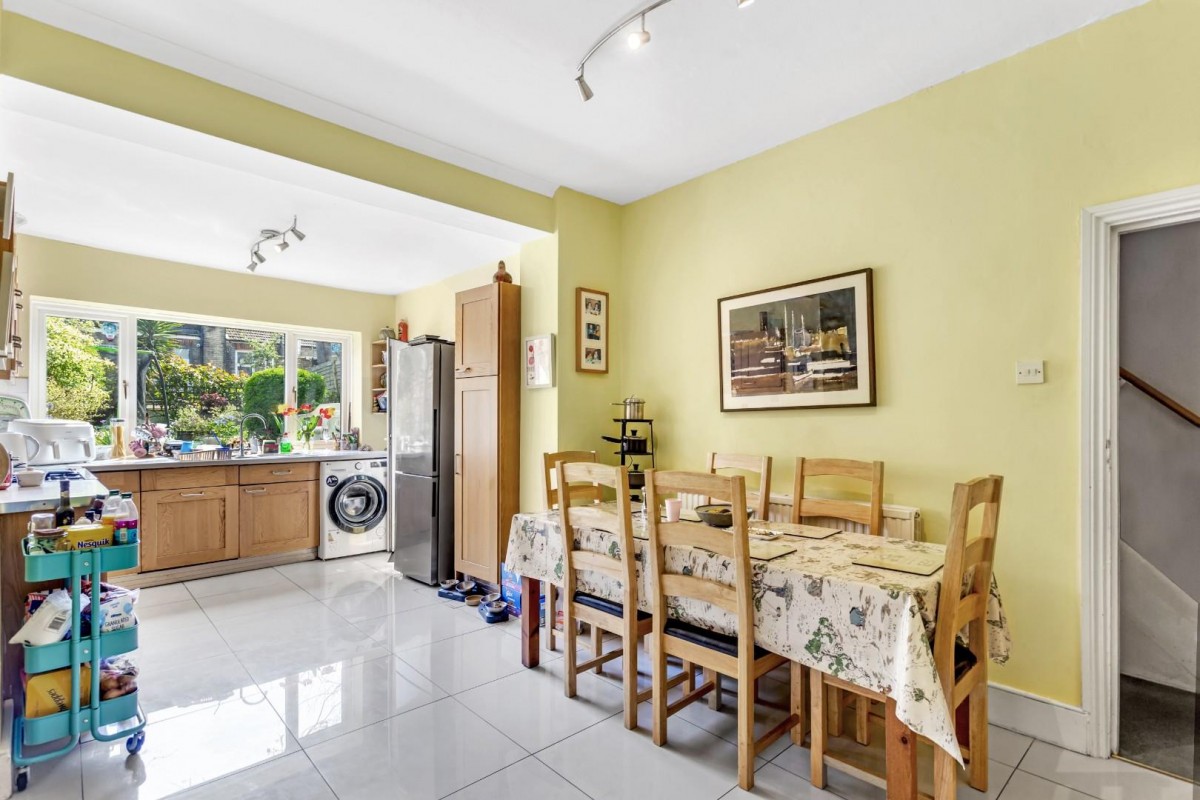 Castlewood Road, London, N16