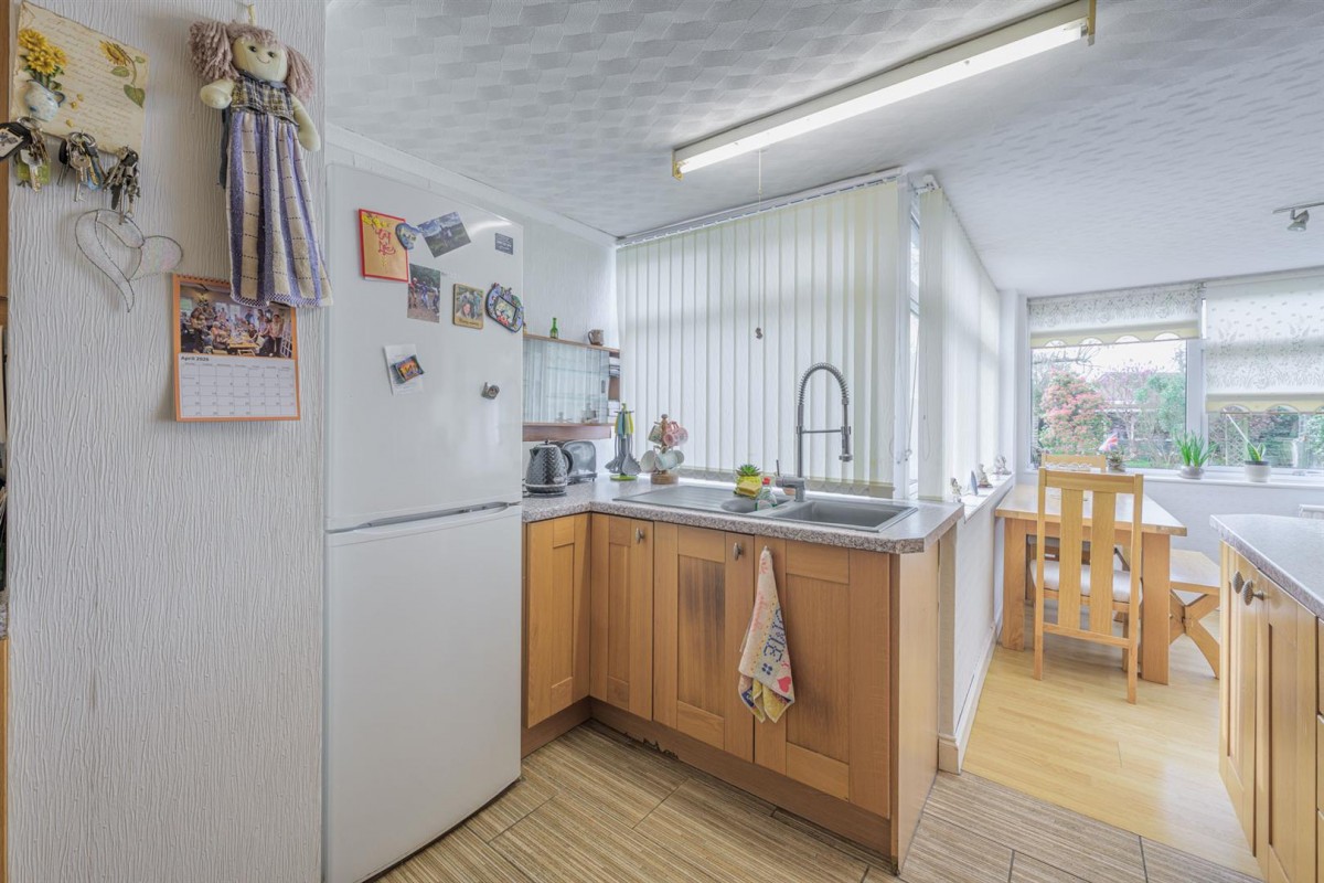 Sandhurst Avenue, Stourbridge, DY9 0XQ