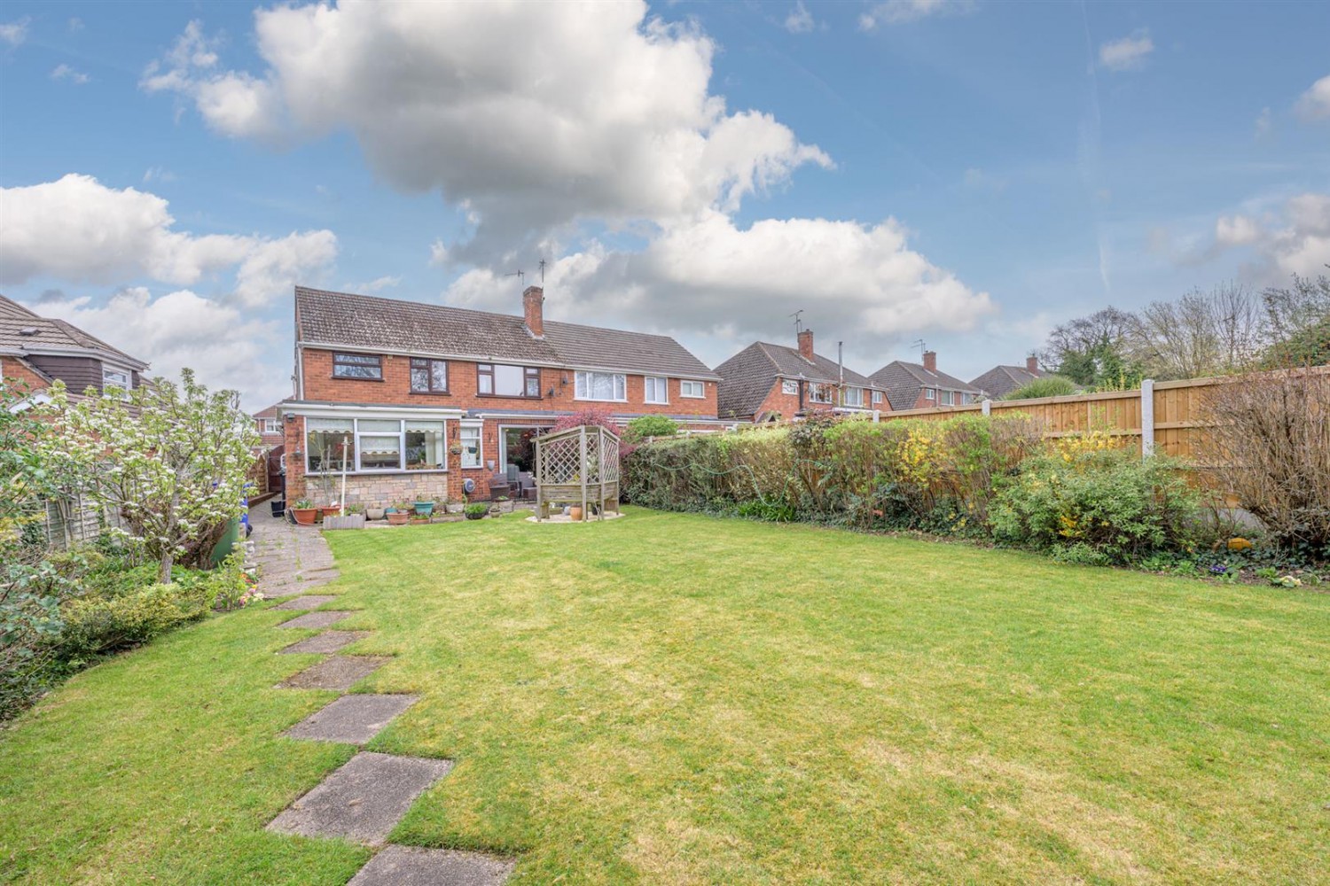 Sandhurst Avenue, Stourbridge, DY9 0XQ