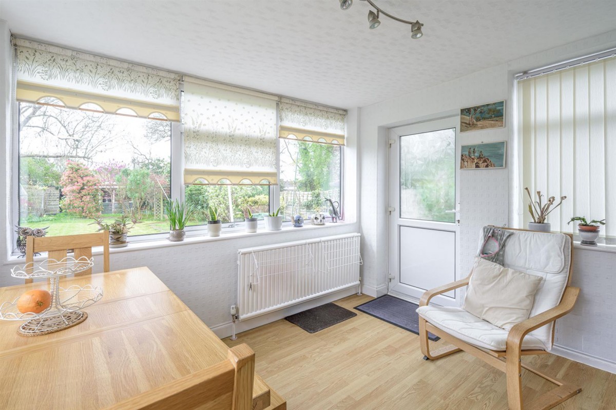 Sandhurst Avenue, Stourbridge, DY9 0XQ