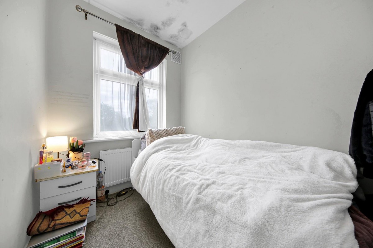 Whalebone Lane North, Chadwell Heath, RM6