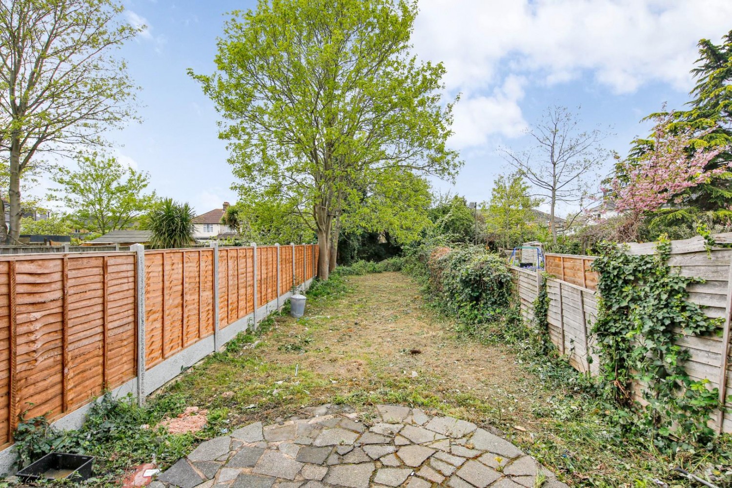 Whalebone Lane North, Chadwell Heath, RM6