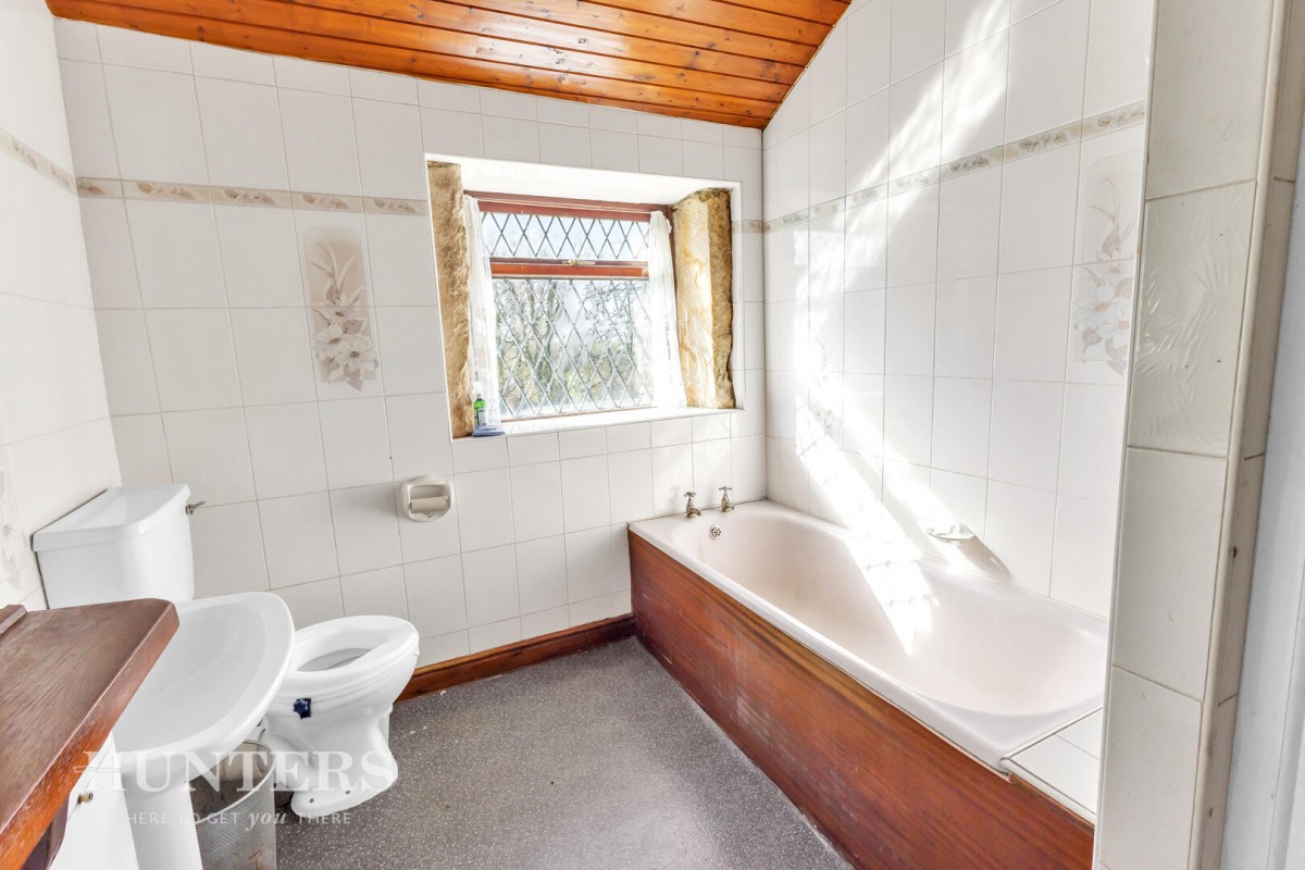 Sladen Fold Farm, Lightowlers Lane, Littleborough, OL15 0LP