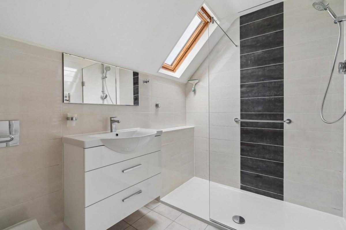 The Leys, Chesham Bois, Amersham, Buckinghamshire, HP6 5NP