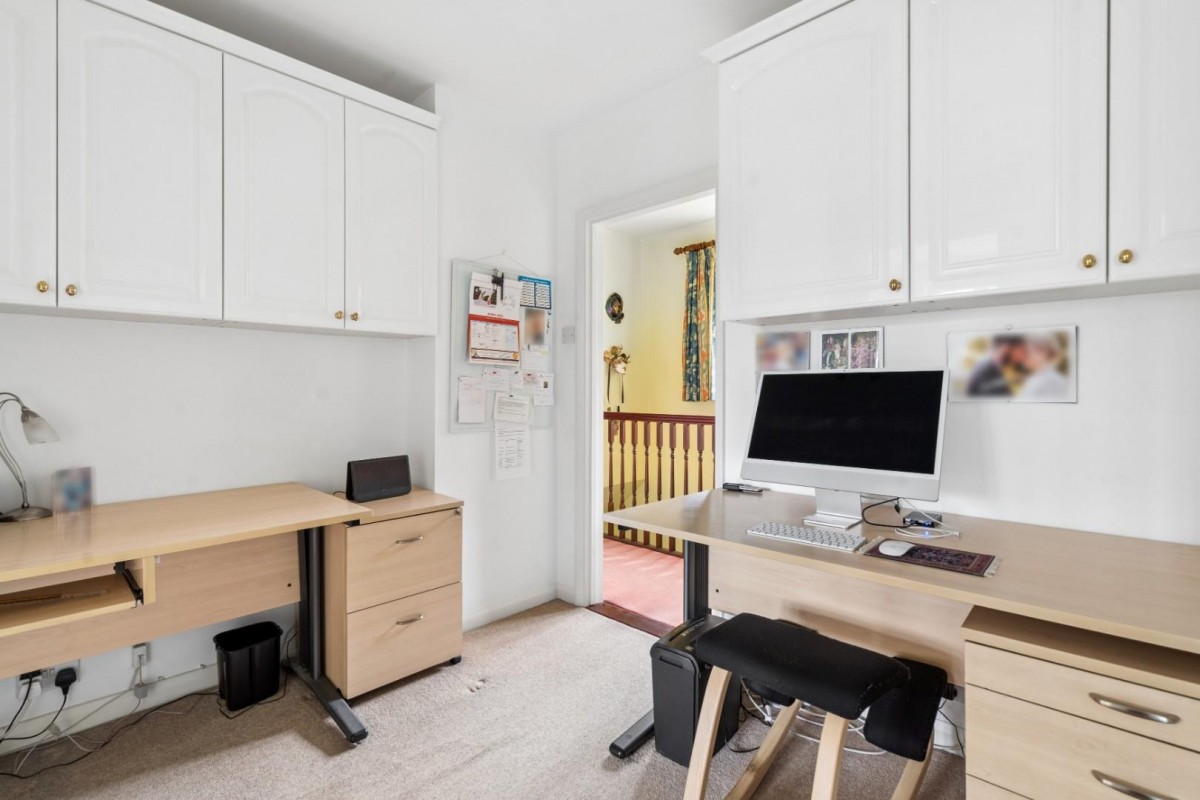 The Leys, Chesham Bois, Amersham, Buckinghamshire, HP6 5NP