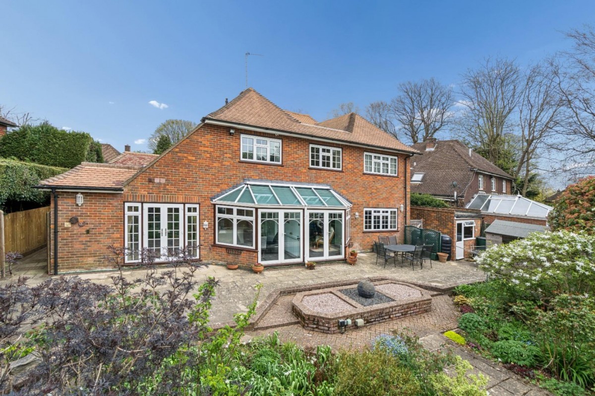 The Leys, Chesham Bois, Amersham, Buckinghamshire, HP6 5NP