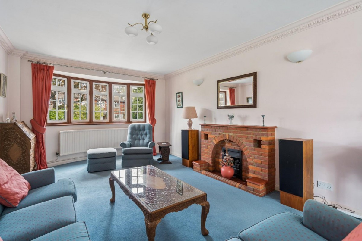 The Leys, Chesham Bois, Amersham, Buckinghamshire, HP6 5NP